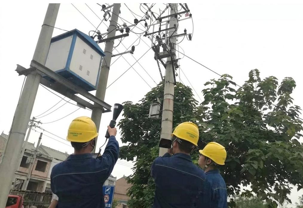 Ultrasonic partial discharge inspection device for electrical maintenance
